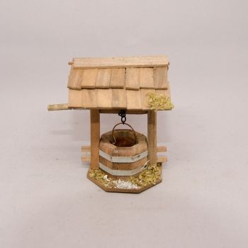 BRUNNEN MIT SCHINDELDACH 8cm
